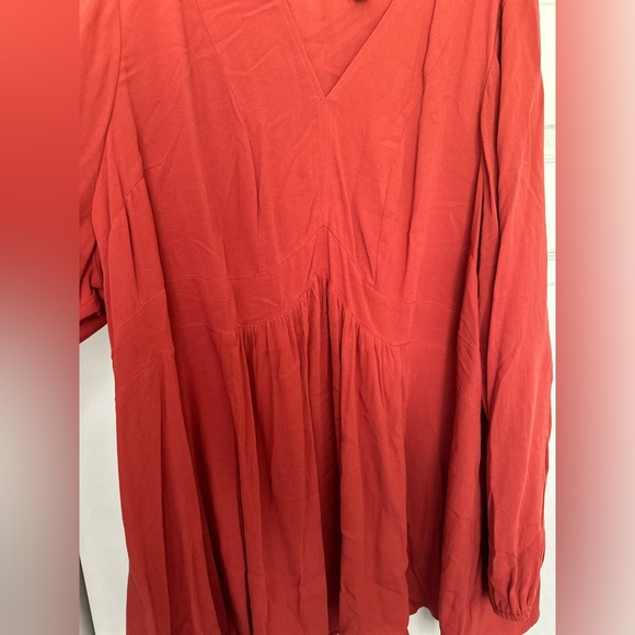 Torrid size 4 rust color top 🧡 - Picture 3 of 4